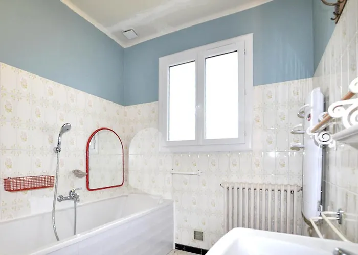 Paisible Maison Proche بيت للعطل *